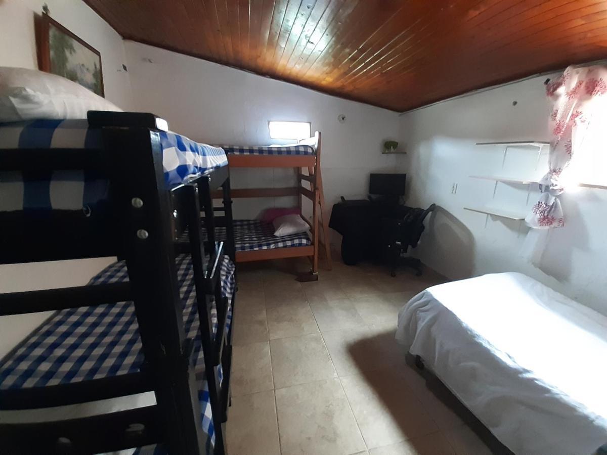 Artesanos Y Turistas Appartamento Guatapé Esterno foto